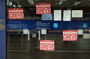 Greve na caixa (Foto: Valter Campanato/Agência Brasil)