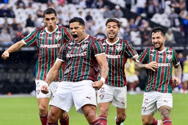 Hulk comemora vitória sobre o Corinthians