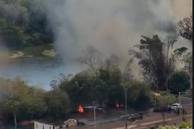 Fogo toma conta de quiosque em frente ao Riverside, em Teresina