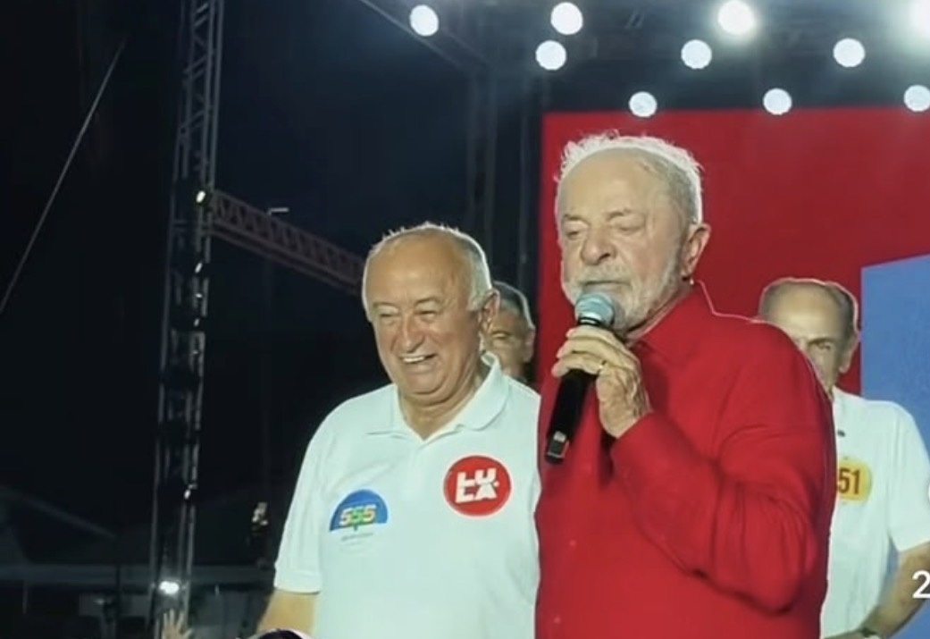 Lula diz que Júlio é o seu candidato ao Senado