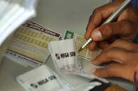 Mega-Sena acumula e pode pagar R$ 32 milhões na terça-feira