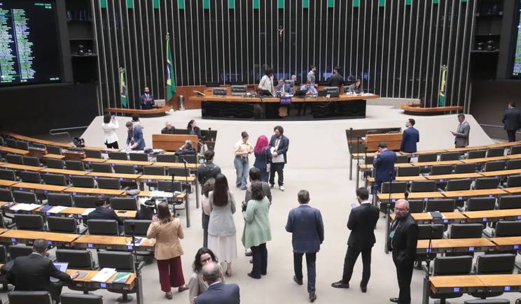 Mulheres pardas têm menos espaço e recursos na disputa por vagas de deputado