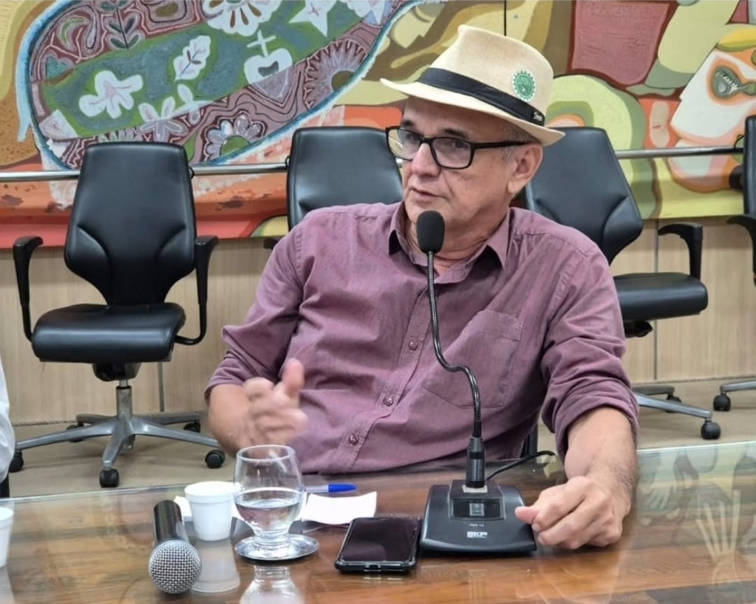 O sociólogo e carnavalesco  Messias Júnior reúne amigos para celebrar o aniversário com feijoada no tradicional Bar do Dedinho, no bairro Saci