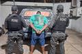Homem é preso com pistola e 16 munições durante operação policial