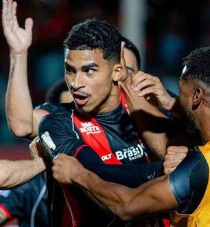 Renê comemora gol sobre o Grêmio
