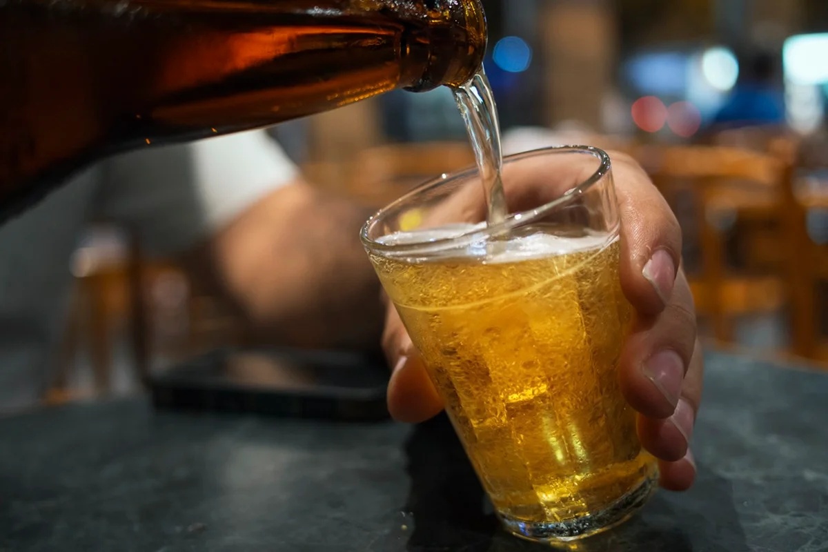 Venda e consumo de álcool terão regras diferentes durante a votação