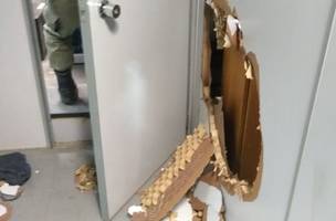Bando invade agência do BB, mas foge sem arrombar cofre (Foto: -)