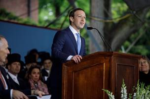 Facebook bloqueou mais de 1 bilhão de contas falsas, diz Mark Zuckerberg (Foto: -)