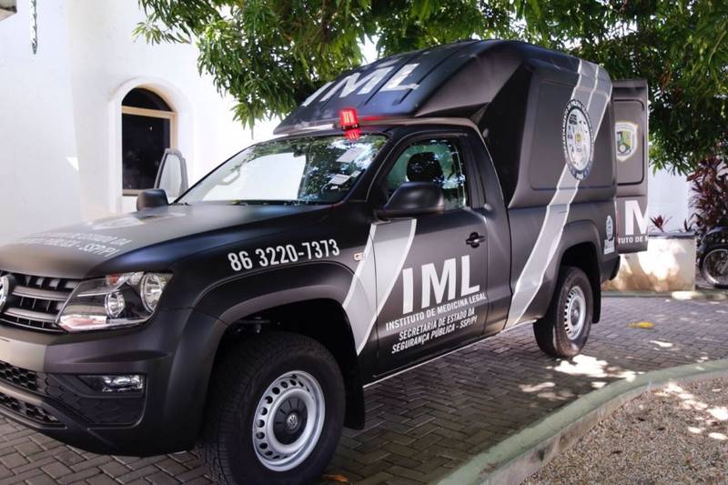 Jovem é morto com 14 tiros dentro de residência em Oeiras