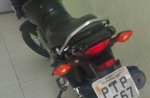 Adolescentes são apreendidos com motocicleta adulterada no litoral do Piauí (Foto: -)
