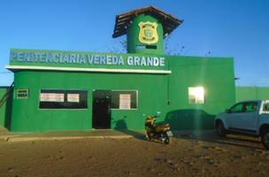 Mulher é detida com celulares escondidos em penitenciária no Piauí (Foto: -)