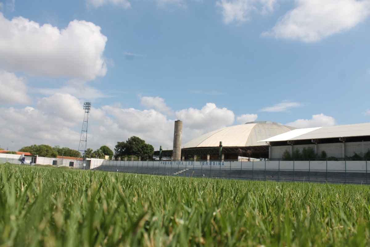 Estádio Lindolfo Monteiro