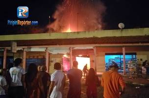 Incêndio destrói comércio em rodoviária no interior do Estado (Foto: -)