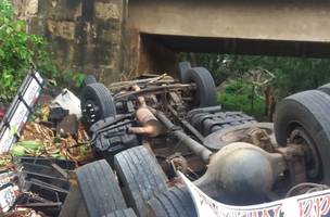 Caminhão capota e uma pessoa morre no interior do Piauí (Foto: -)