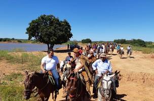 Prefeito Gilson Castro participa de cavalgada na localidade Alegre (Foto: -)