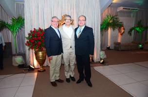 Emmanuel Fontes participa da festa para médicos cooperados da Unimed Floriano (Foto: -)