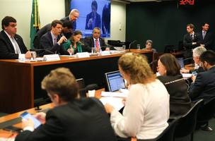 Governo agiu com cuidado para não afetar turismo, diz Salles (Foto: -)