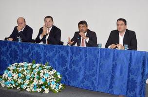 Membro da Ajuspi debate sobre Direito Eleitoral em seminário da OAB-PI (Foto: -)
