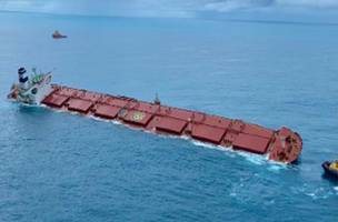 Óleo de navio encalhado no Maranhão pode ser retirado na quinta-feira (Foto: -)