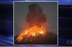 Vulcão Krakatoa entra em erupção na Indonésia (Foto: -)
