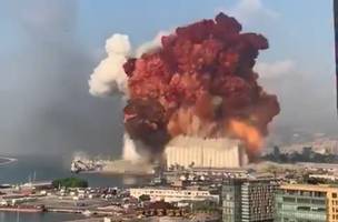 Equipes buscam por sobreviventes de explosão que deixou mais de 100 mortos e 4 mil feridos no Líbano (Foto: -)