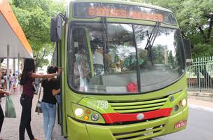 Motoristas e cobradores de ônibus voltam a deflagrar greve nesta quarta-feira (Foto: -)