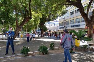Lojas abrem nesta sexta-feira e fecham na segunda em Teresina (Foto: -)
