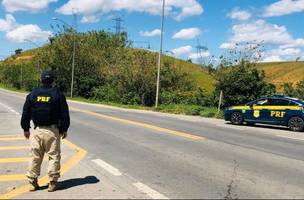 Colisão entre carreta e motocicleta deixa uma pessoa morta na BR 407 (Foto: -)