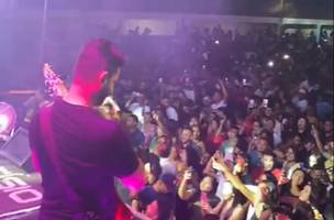Vídeo mostra aglomeração de pessoas em show de Tarcísio do Acordeon no Piauí (Foto: -)