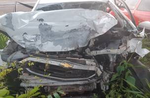 Colisão entre carro e caminhão mata seis pessoas e deixa uma ferida na BR-135 (Foto: -)