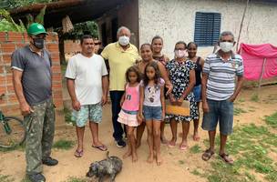 Prefeito Dr. Pessoa visita assentamento Angolá e determina a realização de obras (Foto: -)