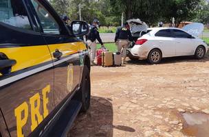 Homem é preso depois de ser flagrado conduzindo carro roubado em São Paulo (Foto: -)