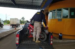 Motocicleta roubada há três anos no Maranhão é recuperada pela PRF no interior do Piauí (Foto: -)