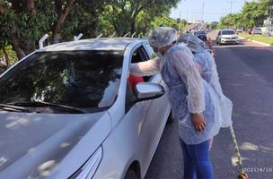 Barreira Sanitária montada na Ponte da Amizade inspecionou mais de 400 carros (Foto: -)