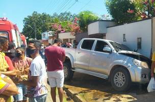 Colisão entre caminhonete e carreta mata idoso de 60 anos na BR 343 (Foto: -)