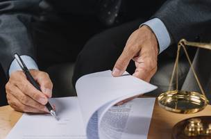 Ex-prefeito é condenado por improbidade administrativa e tem direitos políticos suspensos por cinco anos (Foto: -)