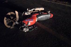 Mulher morre e homem fica ferido depois de serem atropelados por carro na BR-222 (Foto: -)