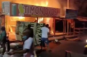 Incêndio de grande proporção destrói barracas na Ceasa de Timon (Foto: -)