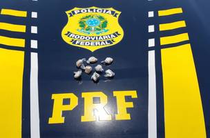 Depois de denúncia anônima, PRF prende homens com pedras de crack em Parnaíba (Foto: -)