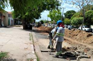 Trecho da Avenida Centenário seguirá interditado para obras de esgoto até sexta-feira (Foto: -)