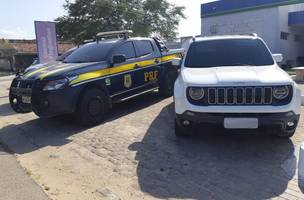 Carro roubado de locadora em Fortaleza é recuperado pela PRF no Piauí (Foto: -)