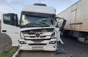 Colisão entre dois caminhões deixa uma pessoa ferida no interior do Piauí (Foto: -)