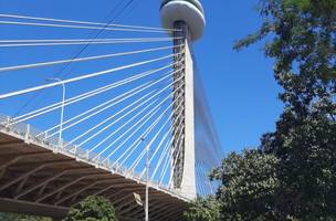 Ação promove acesso ao mirante da Ponte Estaiada através de doação de alimentos (Foto: -)