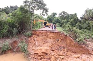 Tráfego na PI-247 deve ser liberado ainda hoje depois de obras de recuperação, diz Governo (Foto: -)