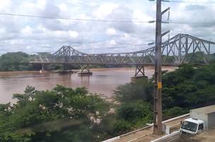 Volume de água sobe e rio Parnaíba atinge nível de alerta em Teresina (Foto: -)