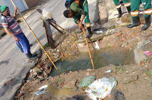 Prefeitura intensifica serviços de limpeza para evitar alagamentos (Foto: -)