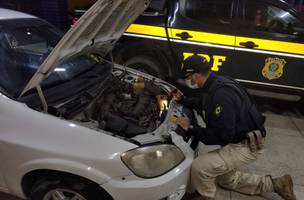 Polícia Rodoviária Federal recupera carro roubado no Rio de Janeiro (Foto: -)