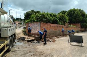 Prefeitura firma parceria para agilizar desobstrução de bueiros (Foto: -)