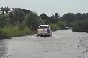 Nível da água do Rio Marataoan em Barras sobe e trecho da PI-110 fica interditada (Foto: -)