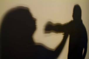 Homem é condenado a mais de 9 anos de prisão por atear fogo em companheira (Foto: -)
